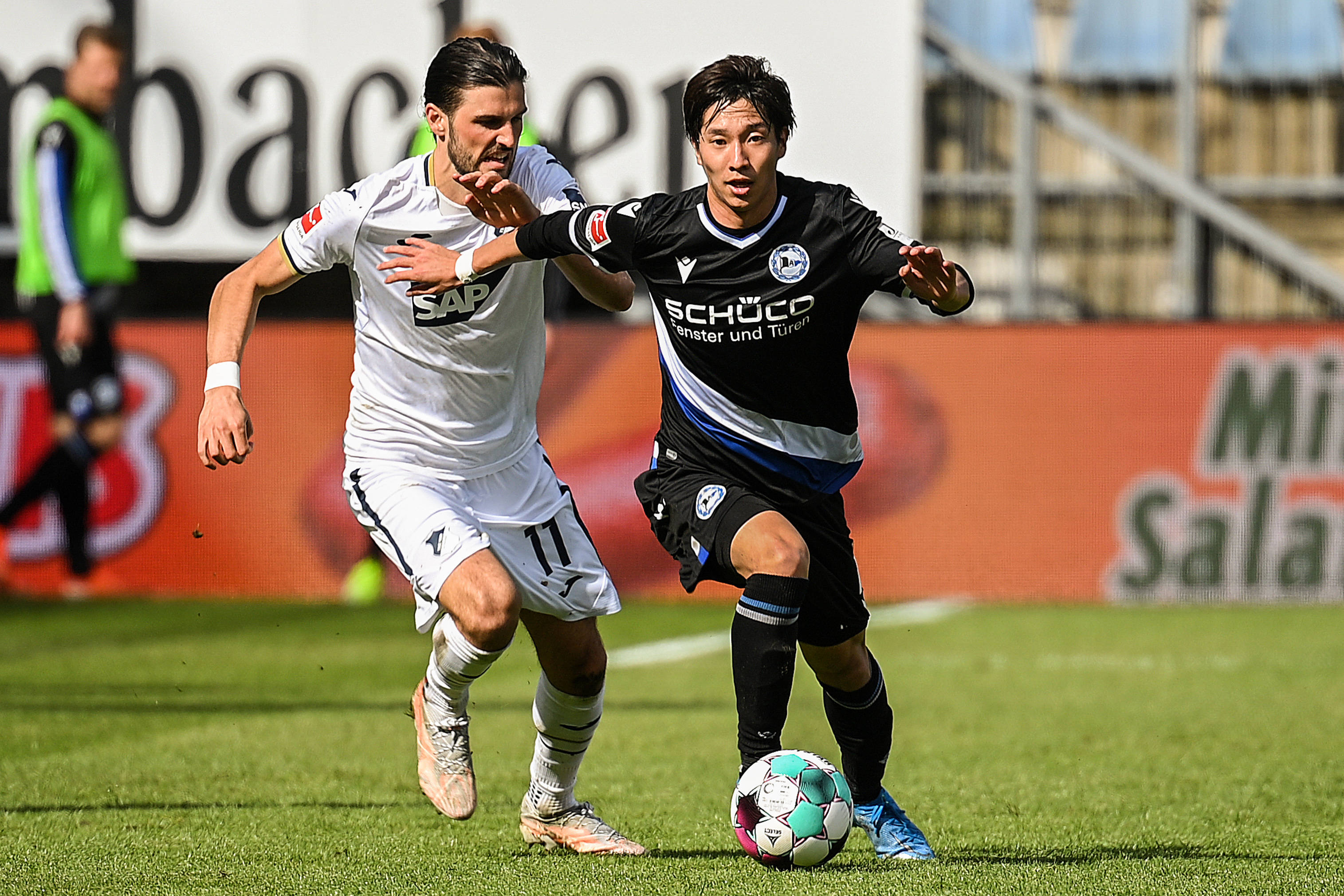 关于云达不来梅主教练赞扬年轻球员表现，展现潜力的信息