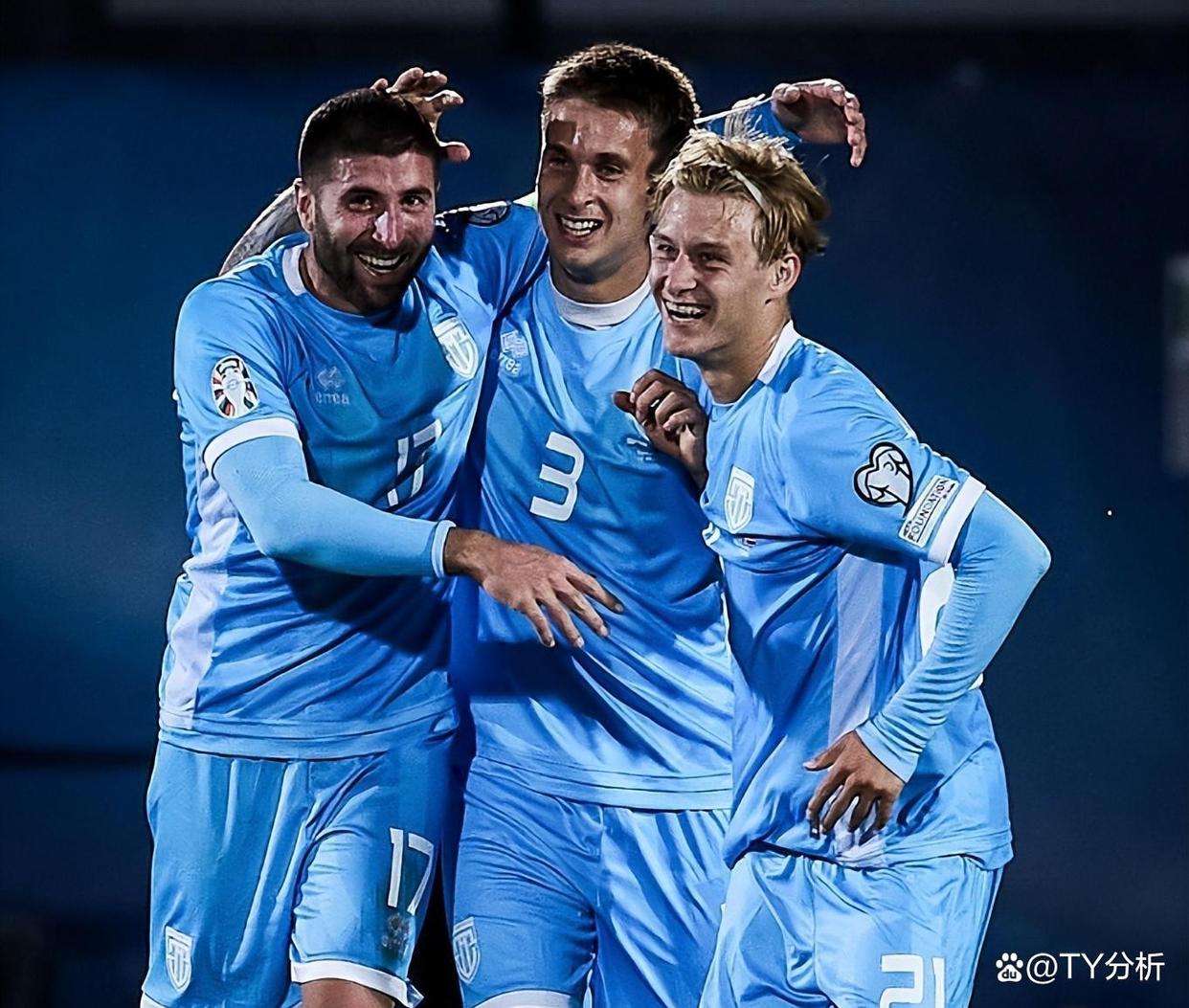 冰岛队客场战胜罗马尼亚队.