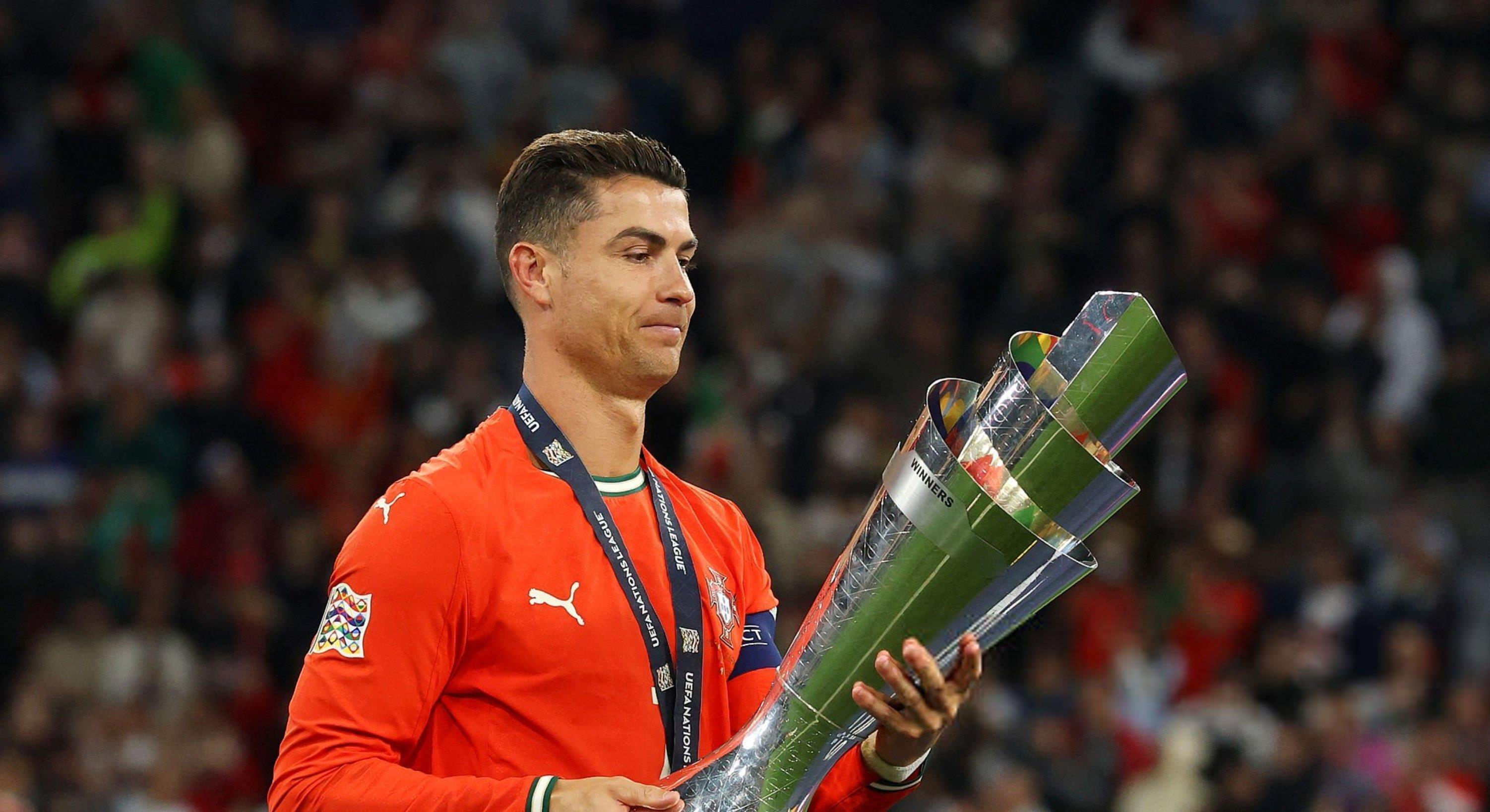 葡萄牙队长再被选为世界最佳球员,创造纪录 葡萄牙队长再被选为世界最佳球员,创造纪录