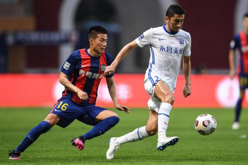 青岛队全力拼搏,力争赢取关键胜利 青岛队全力拼搏,力争赢取关键胜利