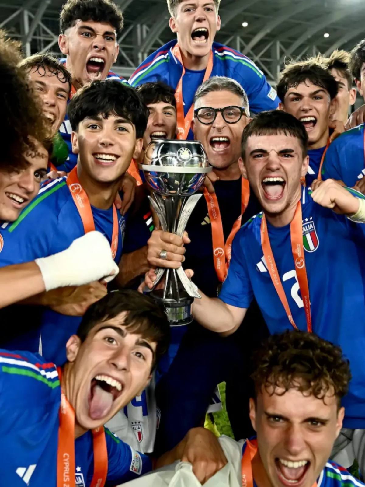 欧洲国际足球赛事精湛球技赢得球迷喝彩 欧洲国际足球赛事精湛球技赢得球迷喝彩