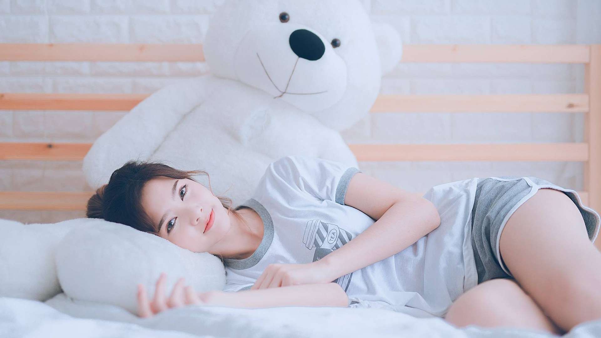 当魔术在硬仗中降临,布克导演胜利,上海队见证焦点诞生