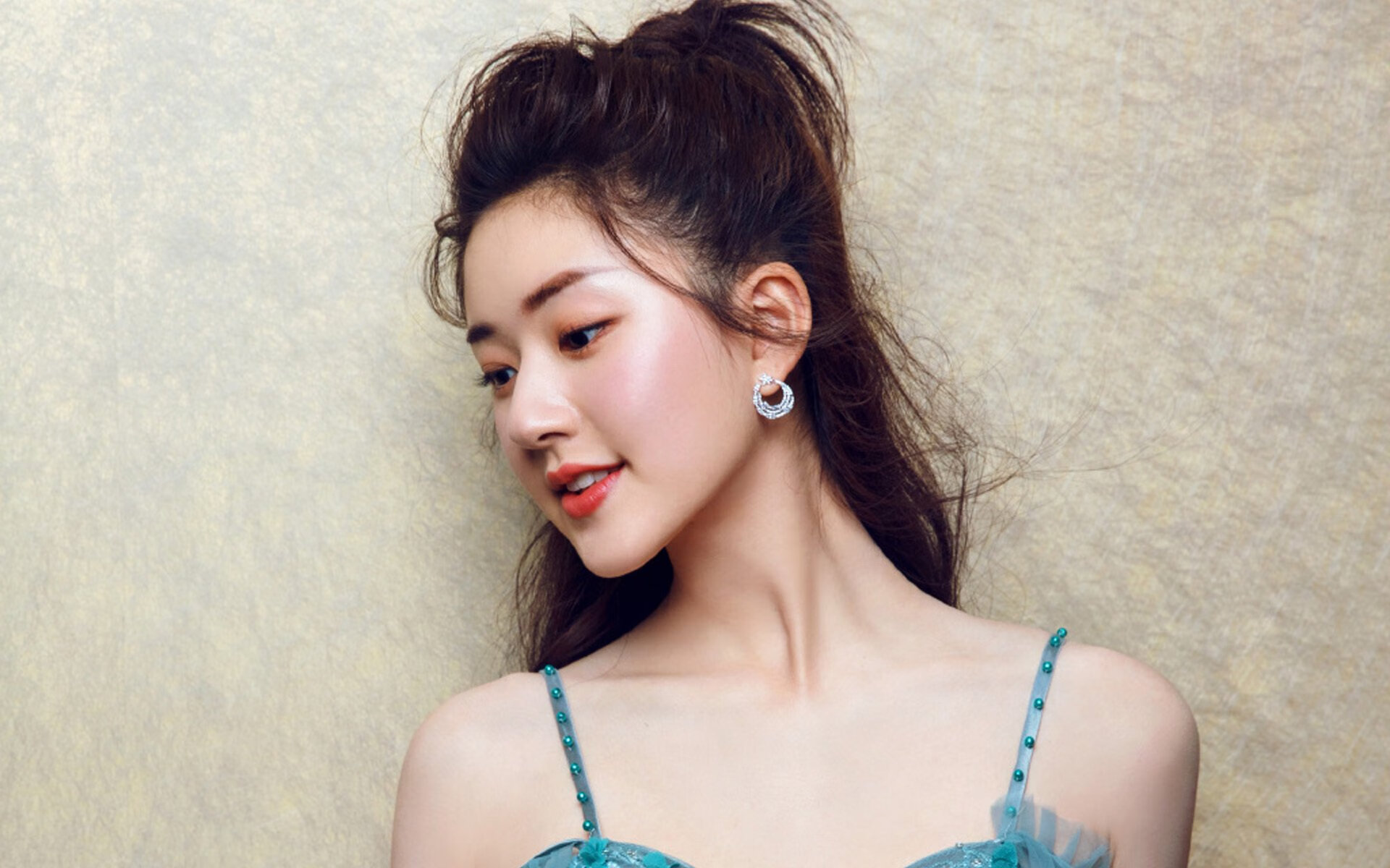 终场哨响前0.3秒,篮球以一道击穿宿命的弧线,将达米安·利拉德的名字钉入集体记忆—那是一个时代的咆哮