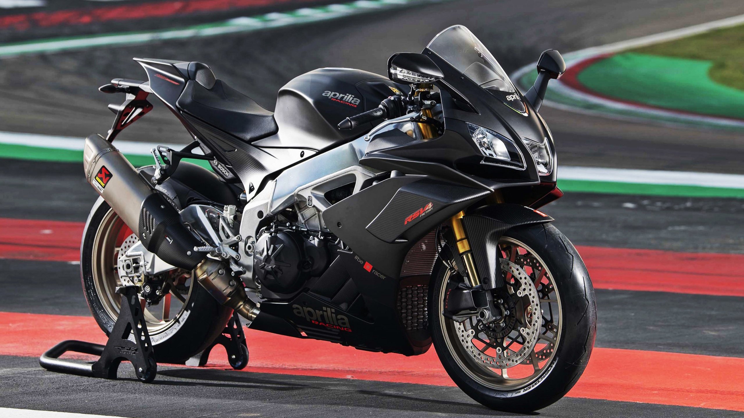 巨星的影子与光的锋芒,当非核心在最终章执笔